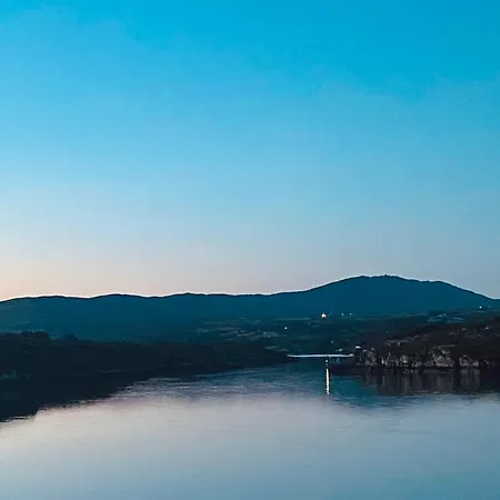 Casa de Férias Seafront House With Own Private Pier In Gunpoint, Schull, West Cork