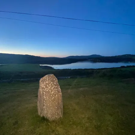 Casa de Férias Seafront House With Own Private Pier In Gunpoint, Schull, West Cork *