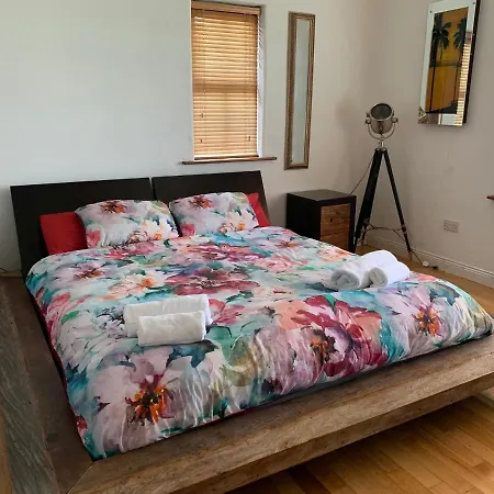 Casa de Férias Seafront House With Own Private Pier In Gunpoint, Schull, West Cork