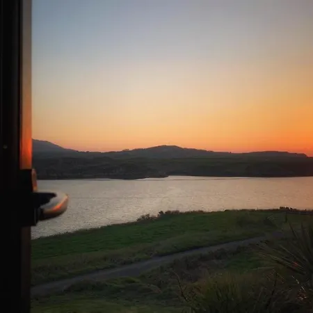 Seafront House With Own Private Pier In Gunpoint, Schull, West Cork 別荘