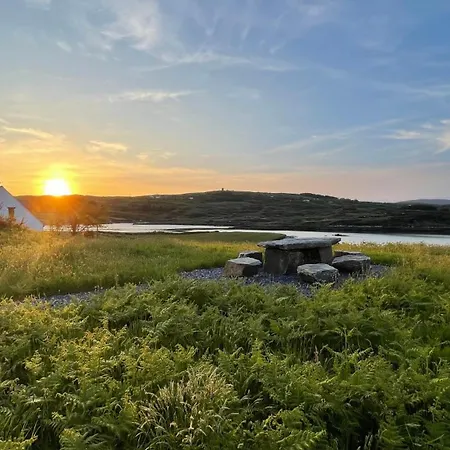Holiday home Seafront House With Own Private Pier In Gunpoint, Schull, West Cork Seafort
