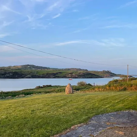 Seafront House With Own Private Pier In Gunpoint, Schull, West Cork 別荘