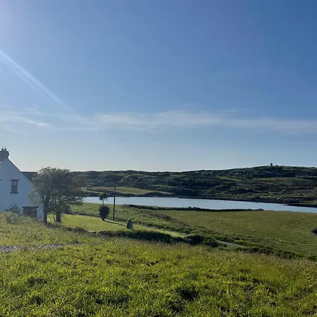 Seafront House With Own Private Pier In Gunpoint, Schull, West Cork 別荘
