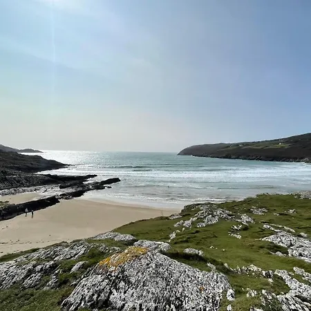 別荘 Seafront House With Own Private Pier In Gunpoint, Schull, West Cork