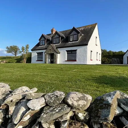 Holiday home Seafront House With Own Private Pier In Gunpoint, Schull, West Cork