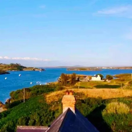 別荘 Seafront House With Own Private Pier In Gunpoint, Schull, West Cork