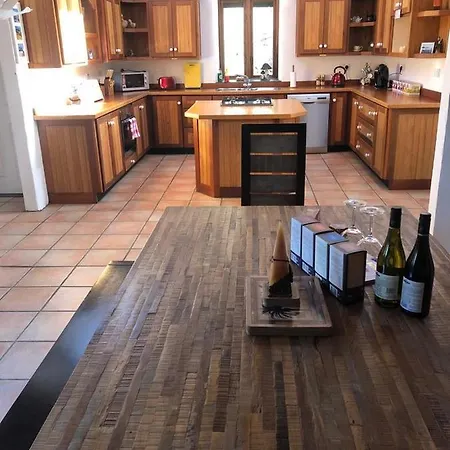 Seafront House With Own Private Pier In Gunpoint, Schull, West Cork 別荘