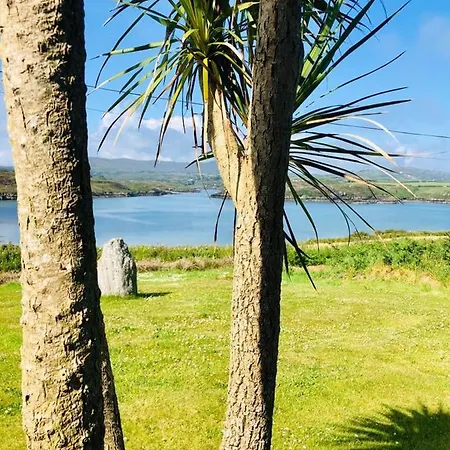 Seafront House With Own Private Pier In Gunpoint, Schull, West Cork 別荘