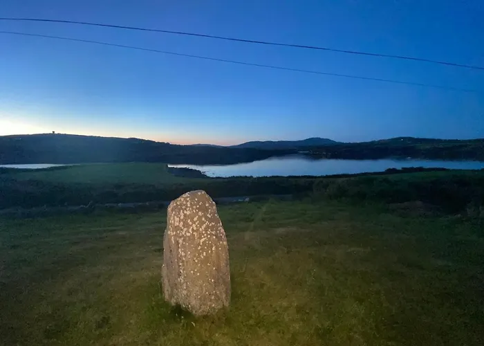 Semesterbostad Seafront House With Own Private Pier In Gunpoint, Schull, West Cork *