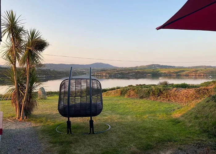 Seafront House With Own Private Pier In Gunpoint, Schull, West Cork Semesterbostad *
