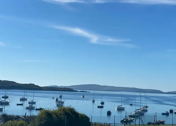 Semesterbostad Seafront House With Own Private Pier In Gunpoint, Schull, West Cork