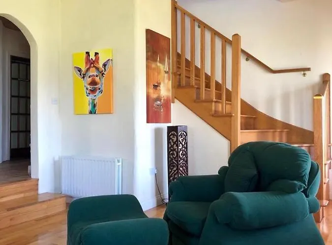 Semesterbostad Seafront House With Own Private Pier In Gunpoint, Schull, West Cork *