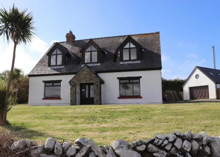 Seafront House With Own Private Pier In Gunpoint, Schull, West Cork Semesterbostad