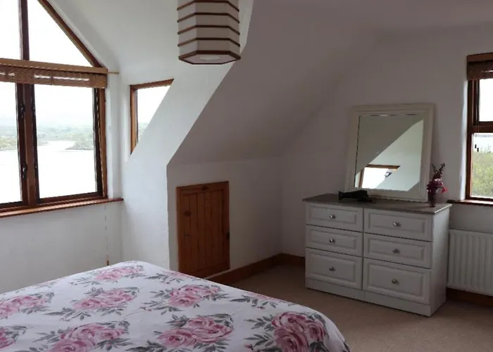 Seafront House With Own Private Pier In Gunpoint, Schull, West Cork Semesterbostad *